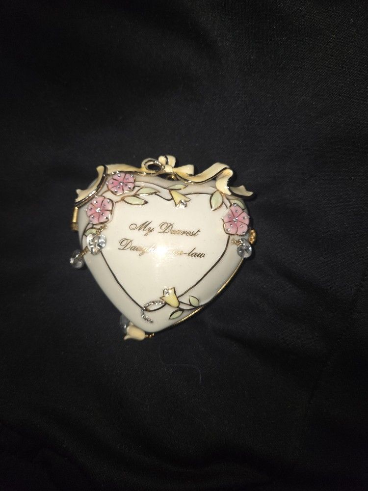 Music Box - Wonderful "Daughter In Law" Gift