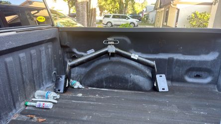 Under vehicle trailer hitch