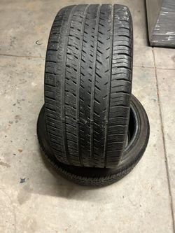 255/40/19 Tire