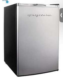 Frigidaire, 4.5 cu ft Refrigerator, Stainless Steel Door, Platinum Series