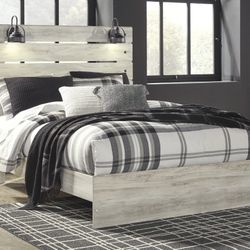 [SPECIAL] Cambeck Whitewash Queen Panel Bed


