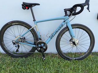 🚴🏻 Specialized Diverge Carbon Gravel Bike – Size 54  Take on any road with confidence on this Specialized Diverge Carbon, a premium gravel bike buil