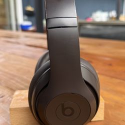 Beats Studio Pro (Deep Brown)