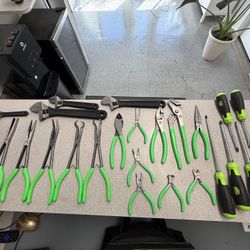 MAC 24-piece Tool Set w/ Bag