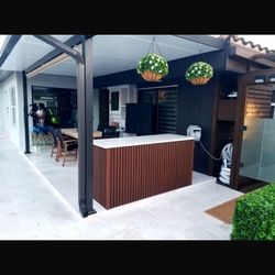 Outdoor Island Bar,like New