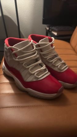 Used Jordan 11 Cherries size 9/5