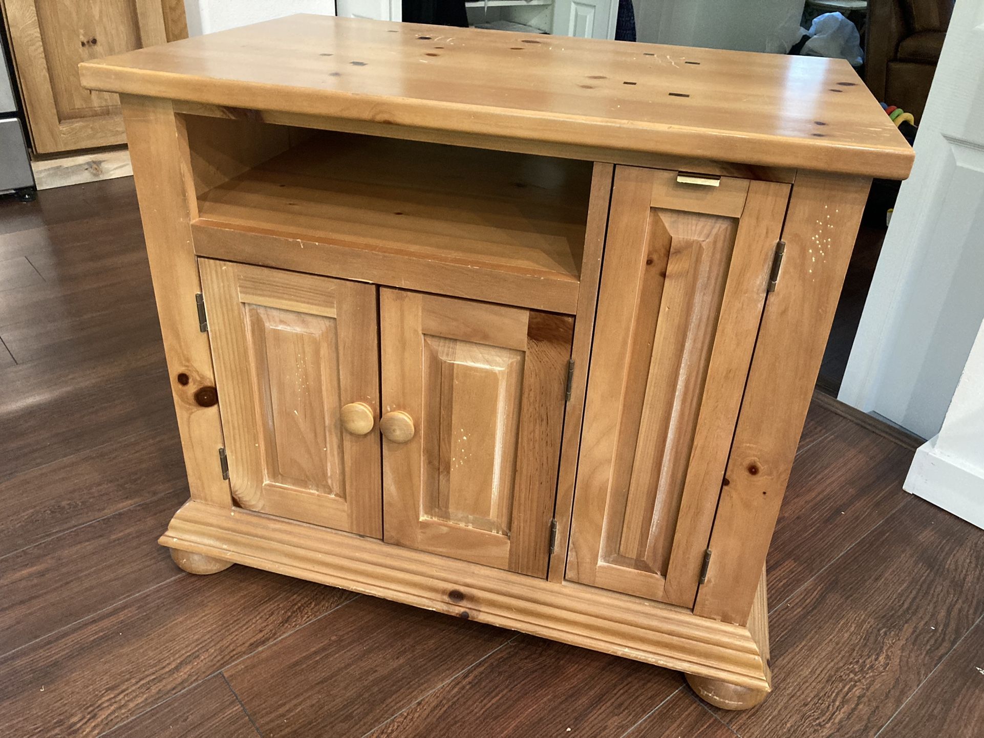 Small Buffet / Side Table / Media Cabinet