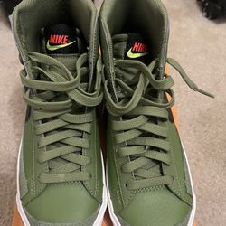 Nike Blazer Size 5y 