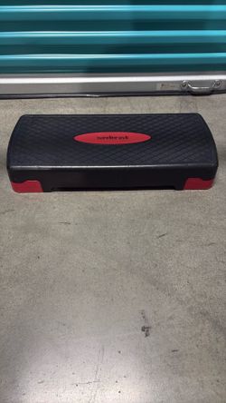 This Sandinrayli 27-inch fitness aerobic stepper features a black and red design with a non-slip surface.