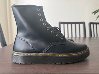 Dr. Martens Zavala Women’s size 8