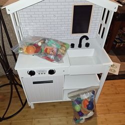 Play Kitchen And Accessories