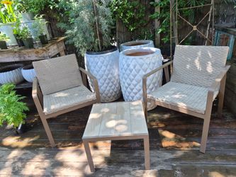 Set of 4 Brown Jordan arm chairs with side table