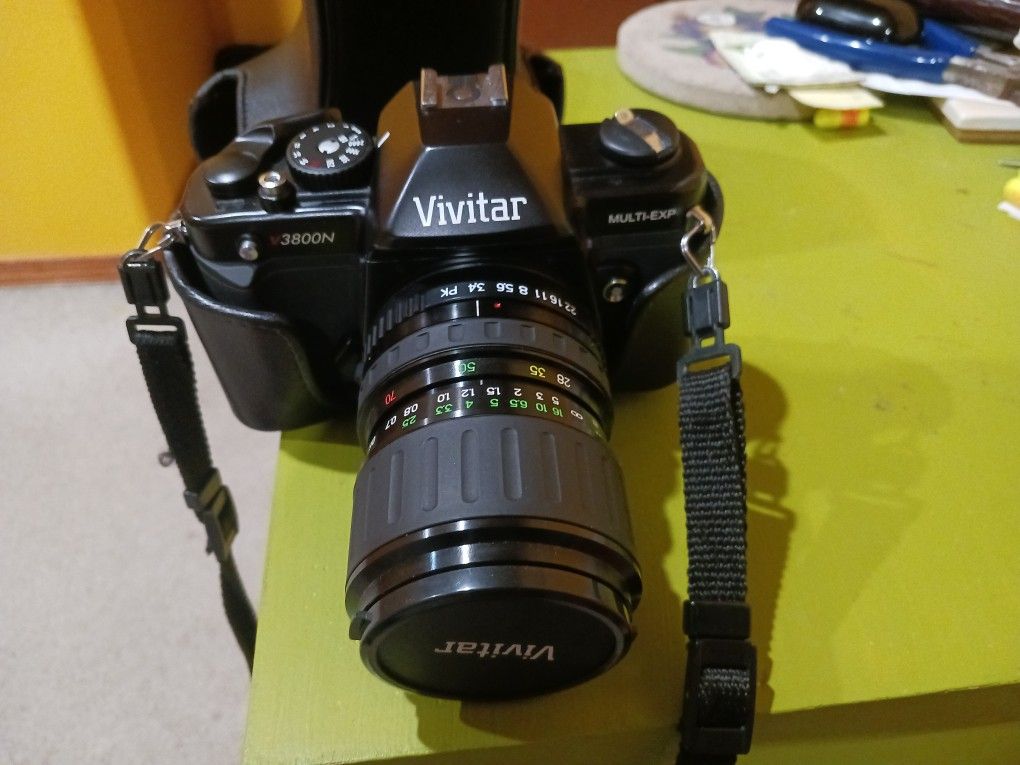Vivitar V3800N 35 mm Film Camera