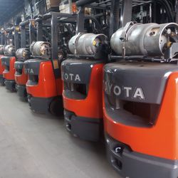 FORKLIFT TOYOTA $12.000 And UP