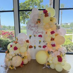 baby in bloom, balloon arch, balloon garland 