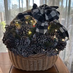 Large pine cone basket 
