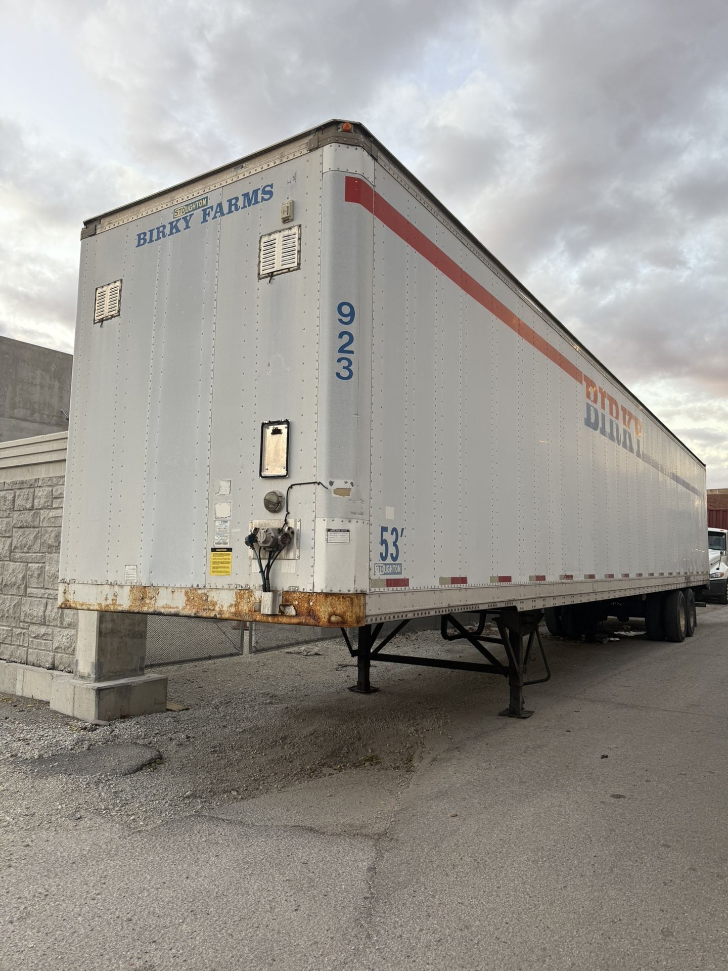 Storage 53 Foot Trailer Stoughton 2001