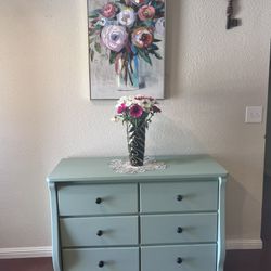 dresser, with 6 drawers