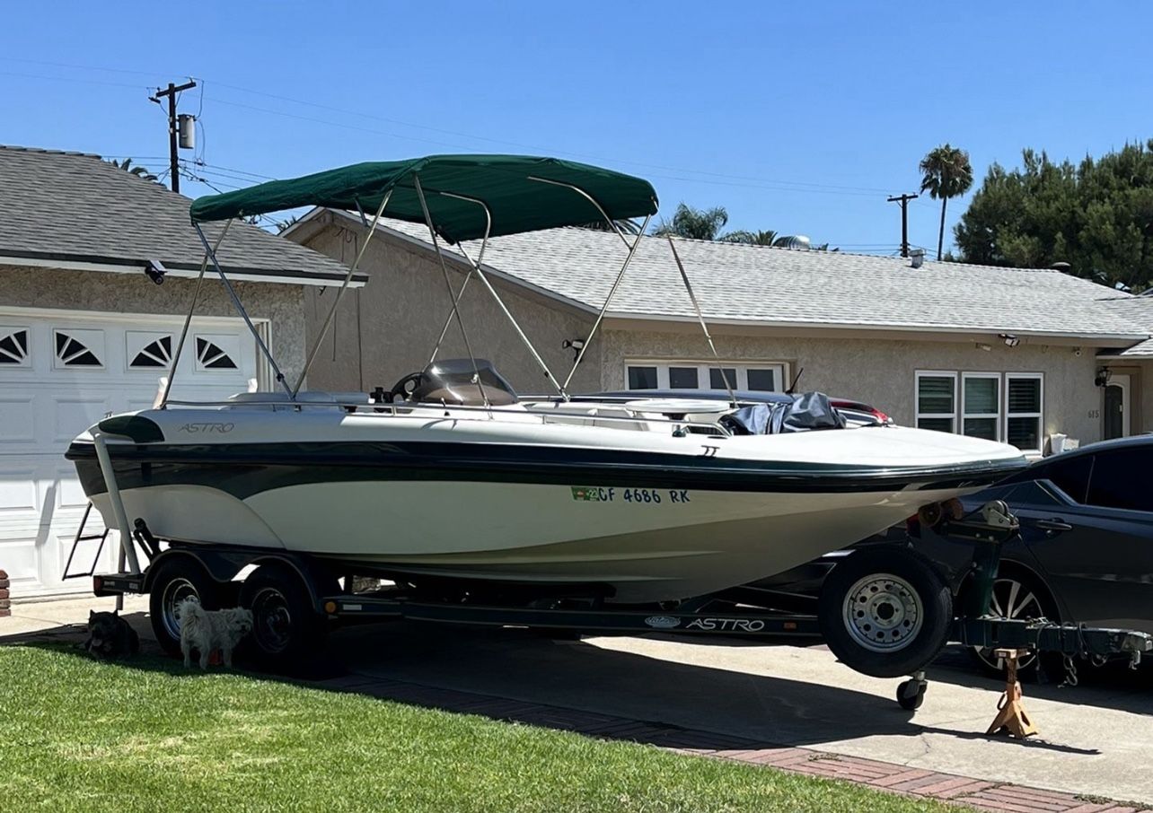 18Ft Astro Deck Fun Boat