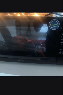 Insignia Microwave