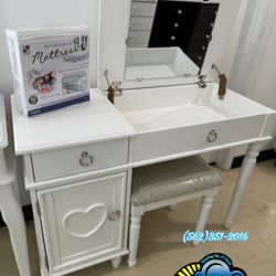 White Vanity Desk Blanco Nuevo 