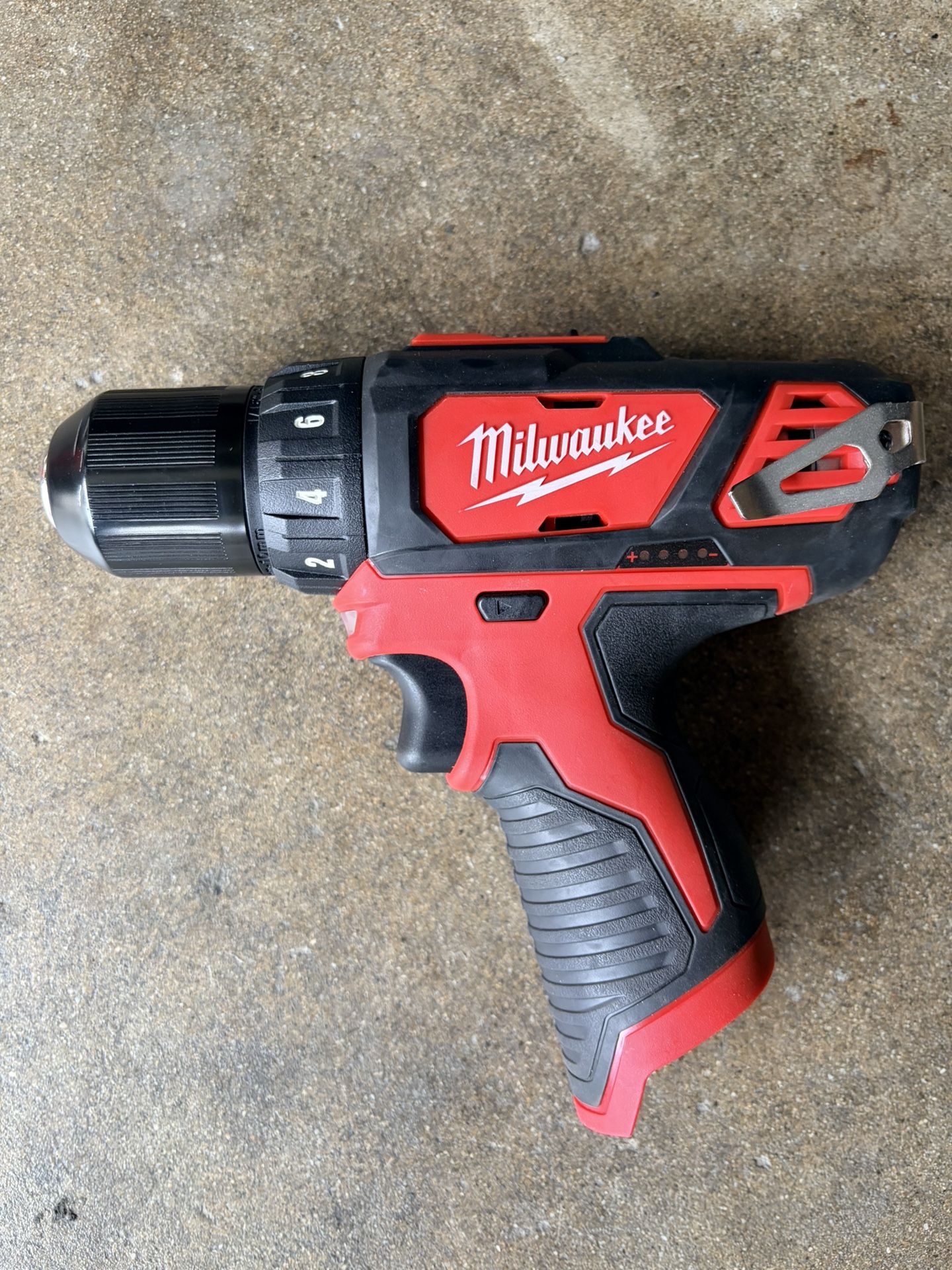 Milwaukee M12 3/8in Drill/Driver