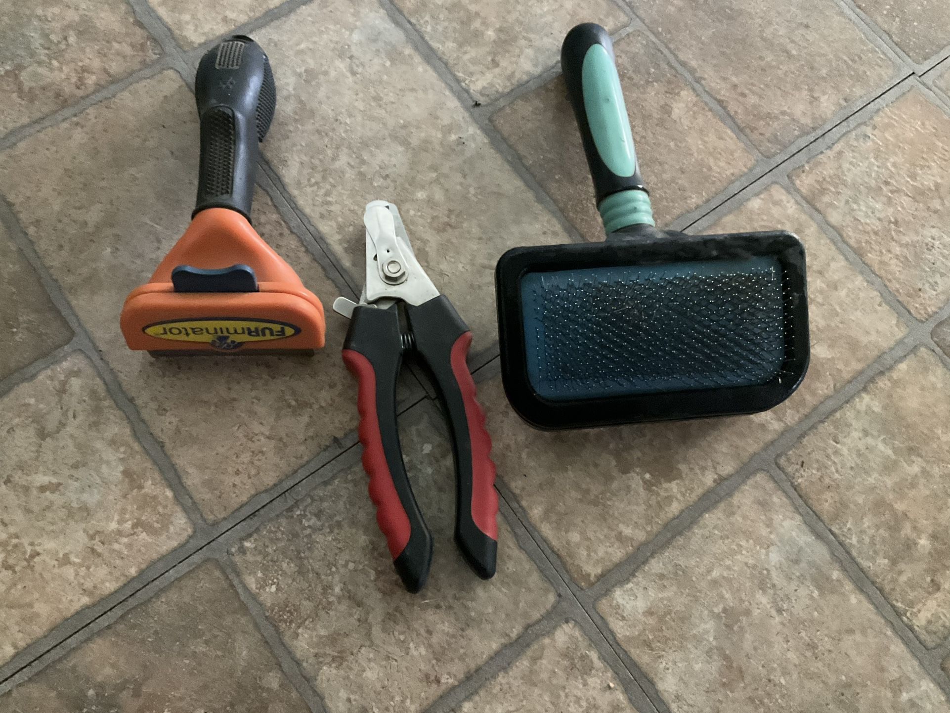 Dog Grooming Things 35ave/Glendale