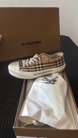 Burberry shoes