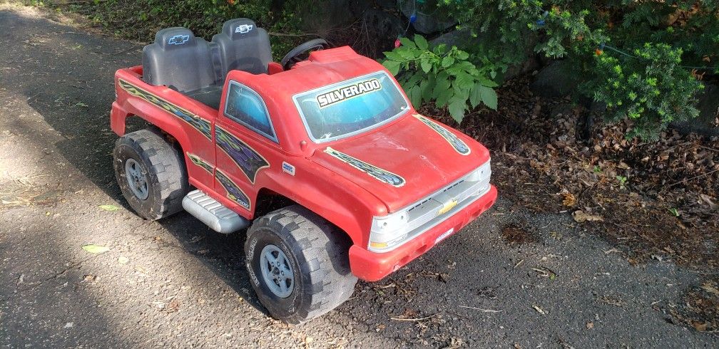 12 Volt Kids Chevrolet Silverado With Battery And Charger