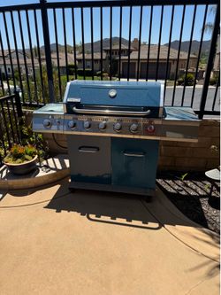 BBQ and grilled good condition $125 with battle of gas
