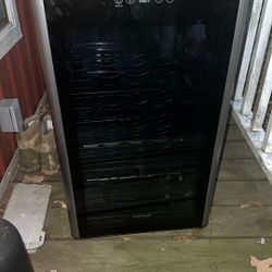 Fridgidaire Win Cooler 34 Bottle Slots