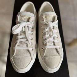 Gold/Beige Converse size 7