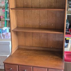 Vintage Mid-Century Ethan Allen Early American Solid Maple and Birch Bookcase/hutch/cabinet
