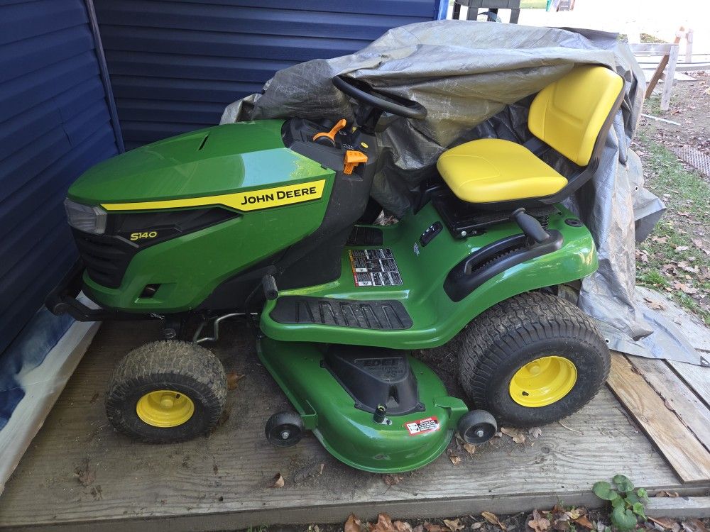 John deere S140