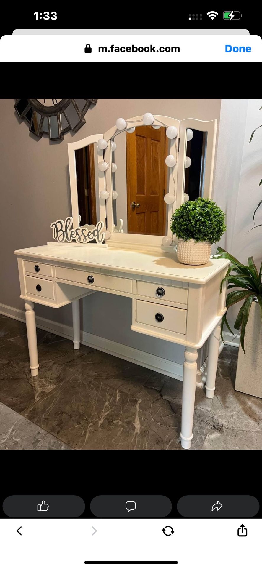Makeup Vanity With Mirror And Lights