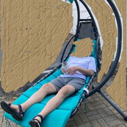Free Hammock Lounger On Metal Stand