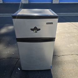 Mini Magic Chef Fridge