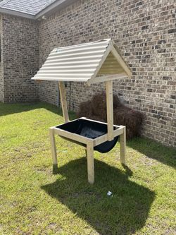 Deer Feeder (200 Lbs Of Corn) 