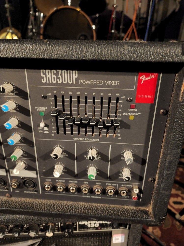 Fender Sr6300 Power Mixer