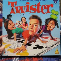 Twister DISNEYLAND Game