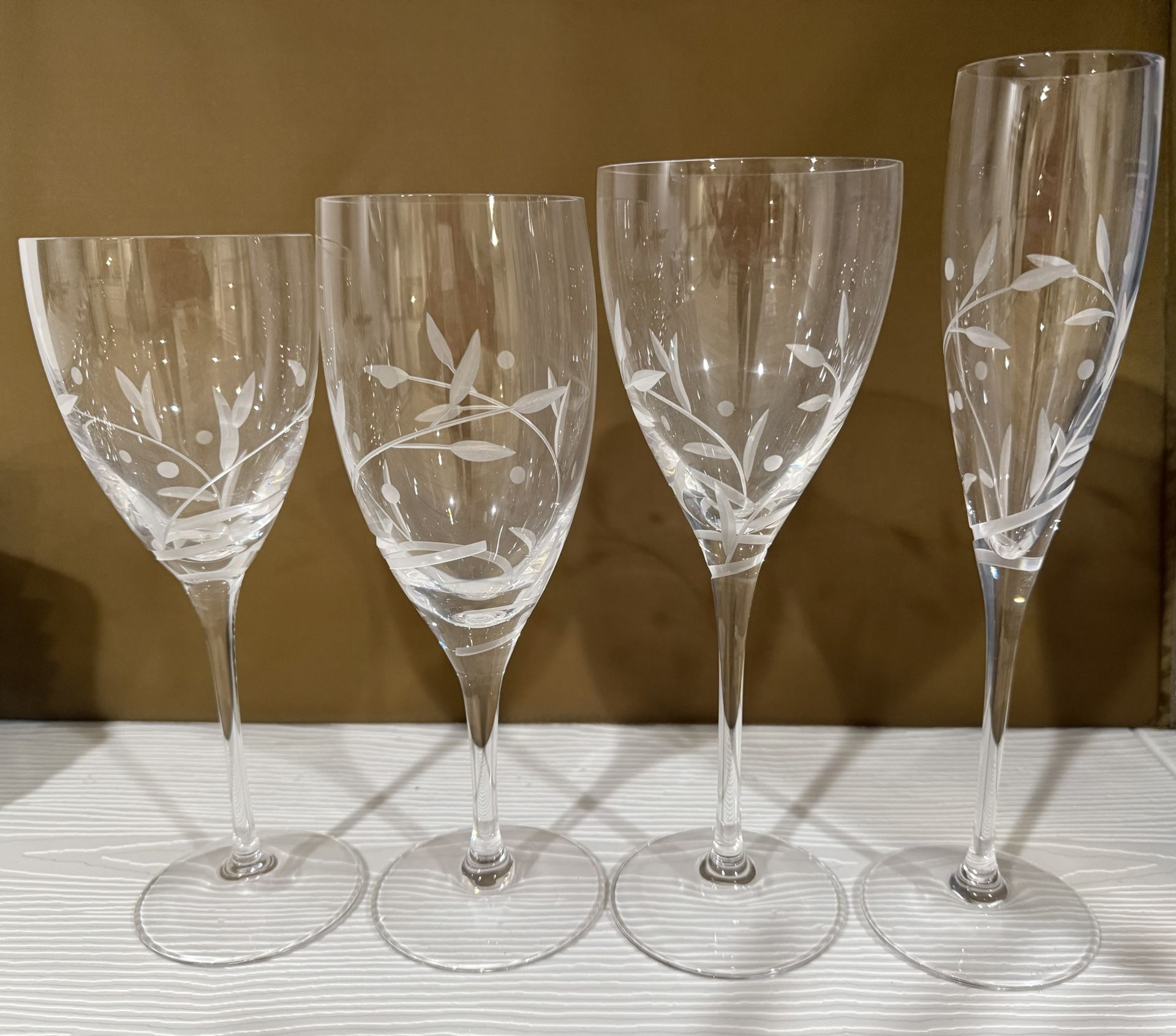 NEW Lenox Opal Innocence Crystal glass 32 piece set