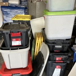 Lot of 28 Storage Containers w/lids 