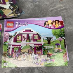 LEGO Friends Heartlake Grand Hotel (41101) is a complete set that includes 1552 plastic pieces to build the Heartlake Grand Hotel. Part of the LEGO Fr