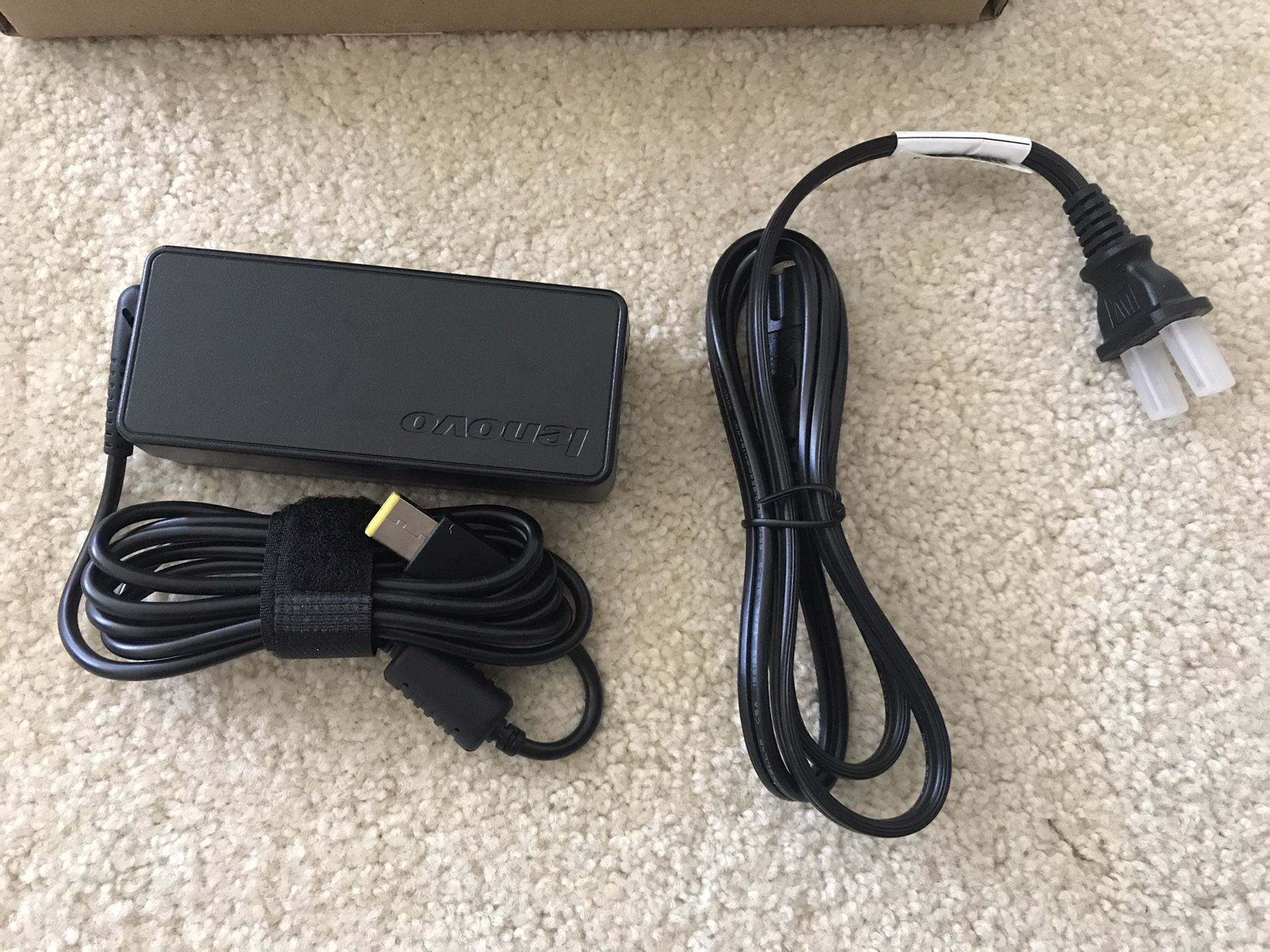 ThinkPad 65W AC Adapter Adapter/Charger (Slim Tip)