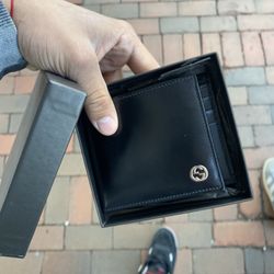 Gucci Interlocked Logo Wallet 