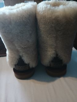 UGG Women Size 5 For $20