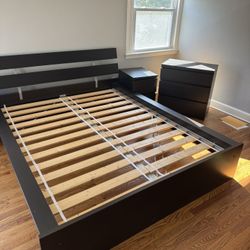 Wooden Queen Bed frame + Matching Nightstand & Dresser (MUST GO THIS WEEKEND!!!) 