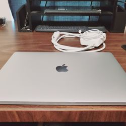 MacBook Pro Laptop, Updated OS, 17