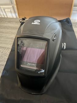 Miller Digital Elite Welding Helmet w/ Clear Light 4x, Black