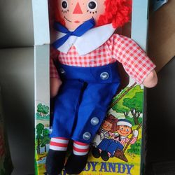 Vintage Raggedy Ann And Andy Dolls.